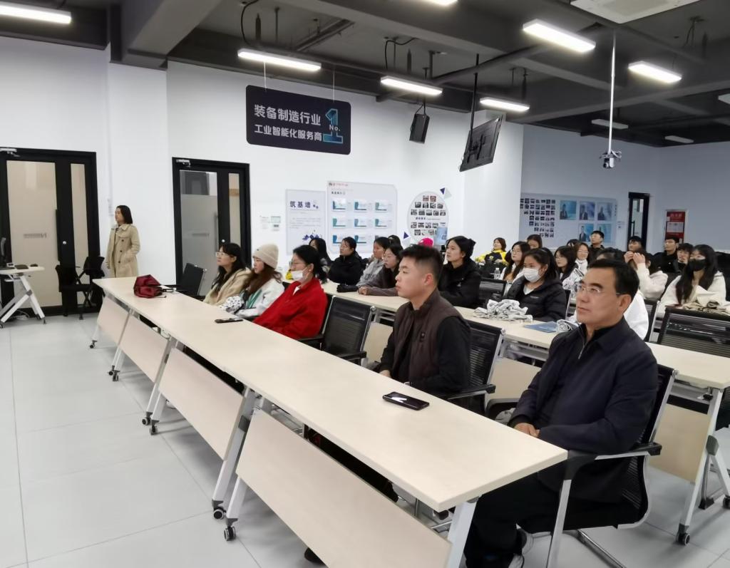 深化校企合作，助力畢業(yè)生實(shí)習(xí)就業(yè)——財(cái)經(jīng)學(xué)院組織畢業(yè)生赴煙臺(tái)開發(fā)區(qū)參觀實(shí)習(xí)